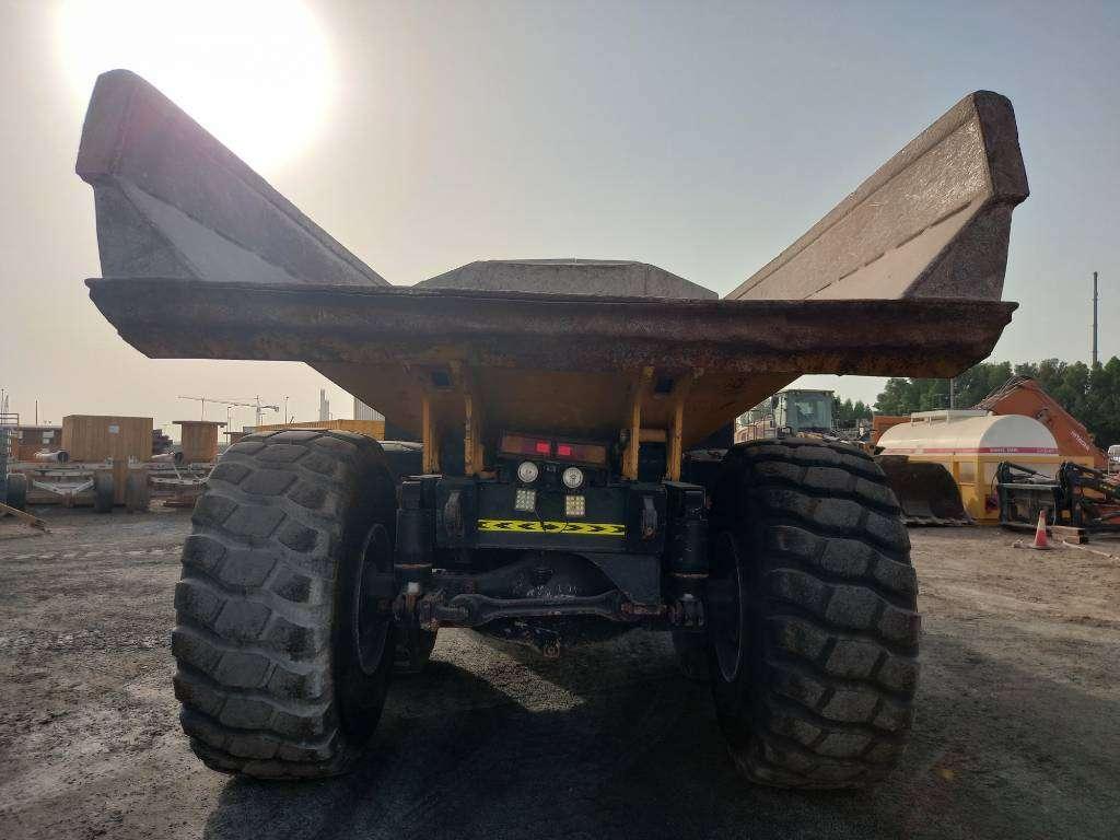 Komatsu HM400-3R (4pcs available for sale in Abu Dhabi) Foto 6