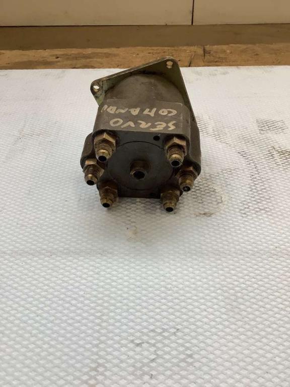 Servomotor para Hitachi ZX135US Foto 2