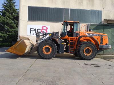 Doosan DL550-5 vendida por Pic8 Srl
