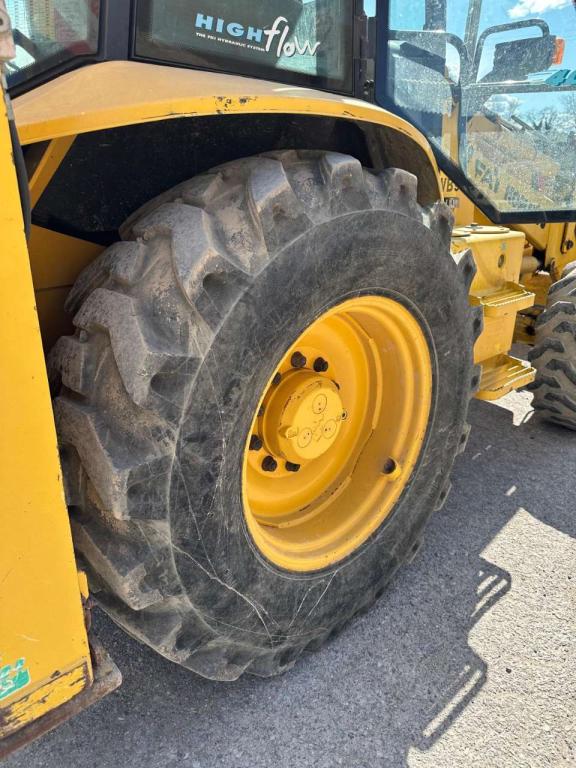 Komatsu WB97R Foto 13