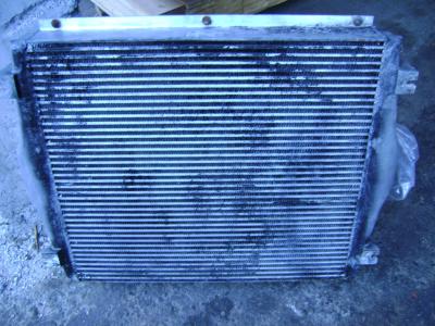 Radiador para Fiat Kobelco W 230 vendida por PRV Ricambi Srl