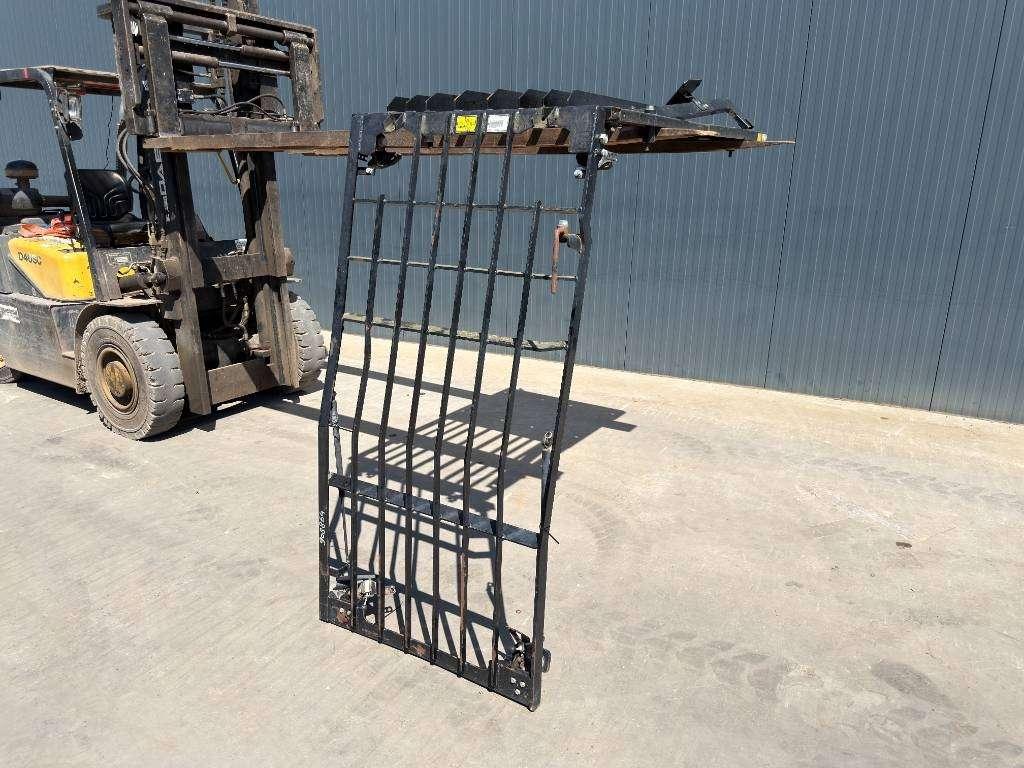 Caterpillar 313E / 320E / 320F / 323E / 325F / 329E/ 330F / 3 Foto 1