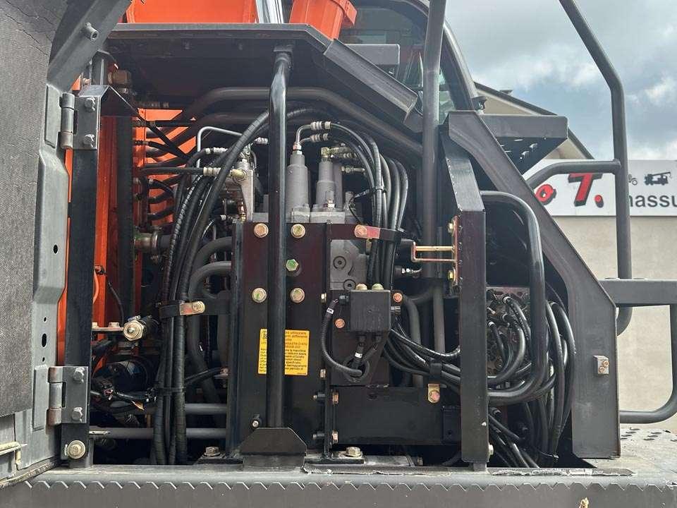 Hitachi ZX140WT-3 Foto 11