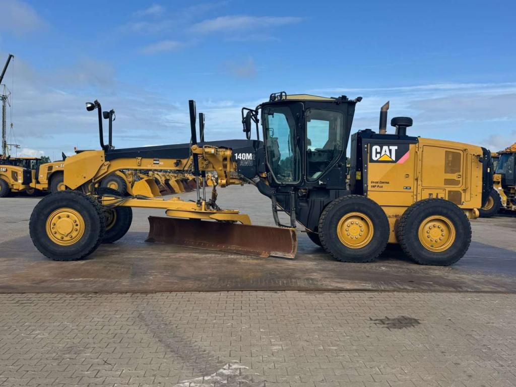 Caterpillar 140M2 AWD Foto 1