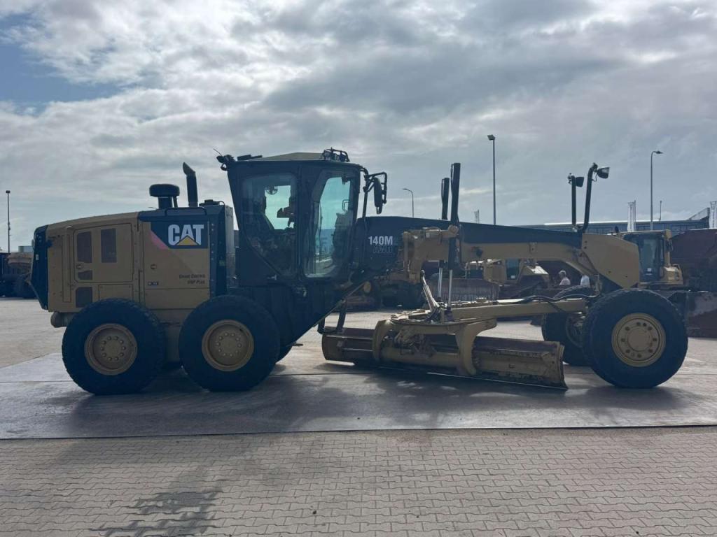 Caterpillar 140M2 AWD Foto 6
