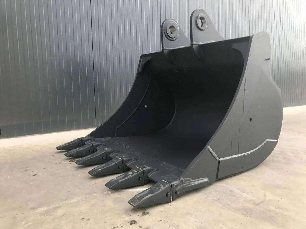 Komatsu PC228 Foto 3