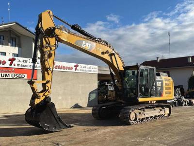 Caterpillar 323FLN vendida por Massucco T. Srl