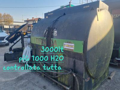 La Pregafer 3000lt più 1000 acqua vendida por Centro Commercio Macchine