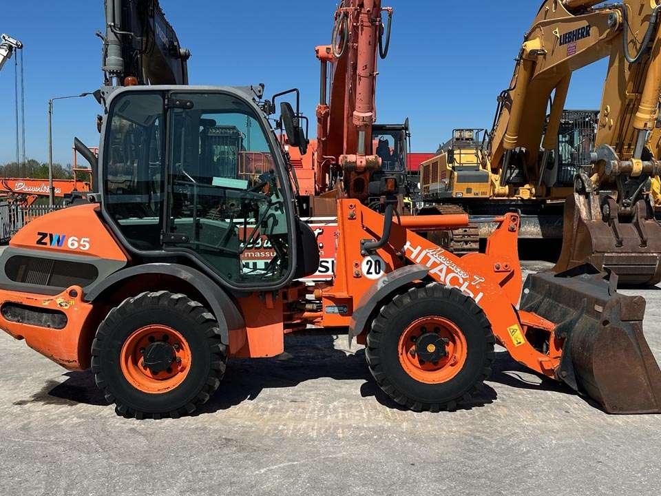 Hitachi ZW65 Foto 19
