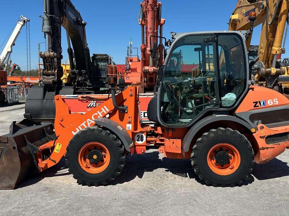 Hitachi ZW65 Foto 2