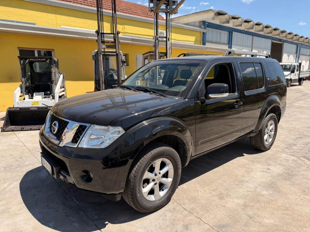 Nissan Pathfinder Foto 1