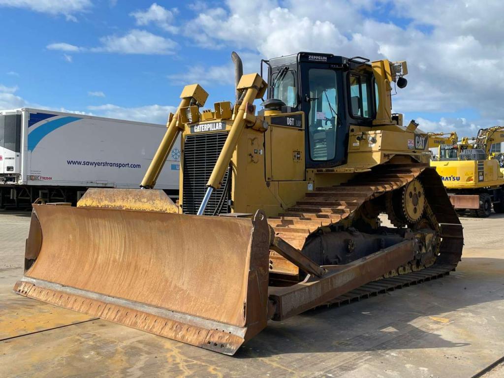 Caterpillar D6TLGP Foto 2