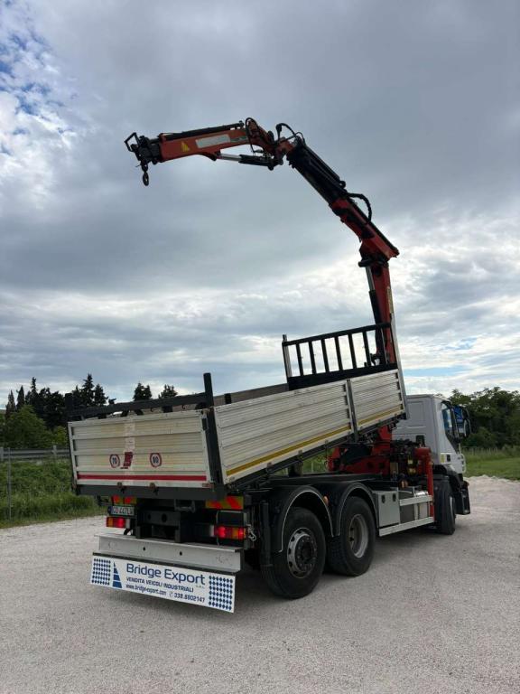 Iveco STRALIS 330 euro 5 ribaltabile GRU PALFINGER Foto 3