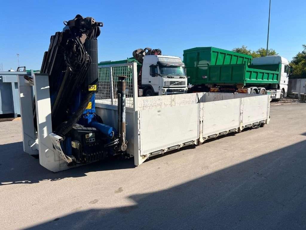 Palfinger SCARRABILE A PIANALE CON SPONDE E GRU Foto 1