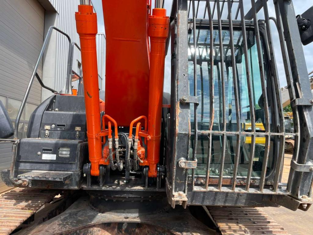 Hitachi ZX210LC-6 Foto 10