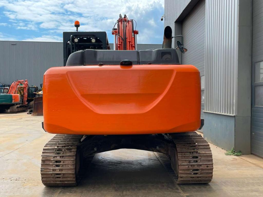 Hitachi ZX210LC-6 Foto 4