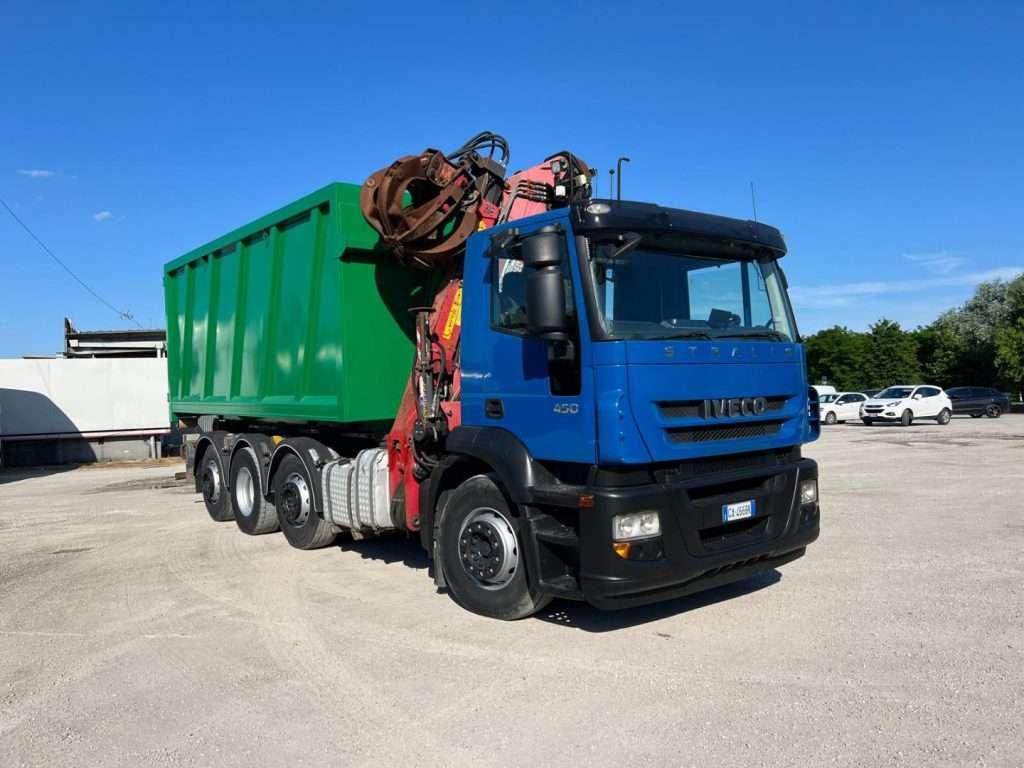 Iveco STRALIS 260.450 SCARRABILE CON GRU Foto 4