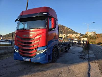 Iveco S-WAY AS260S48 Y vendida por Procida Macchine S.r.l.
