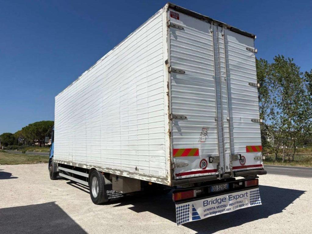 Iveco EUROCARGO 180E28 furgonato Foto 3