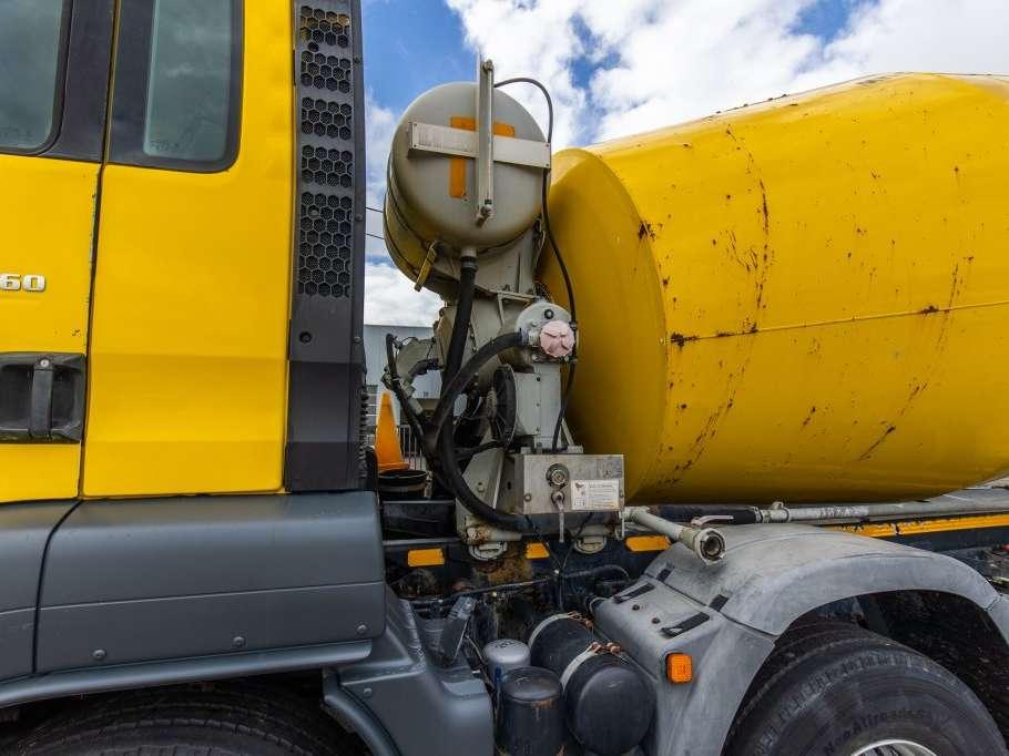 Man TGS 37.360 BB - LIEBHERR 10M3 Foto 12
