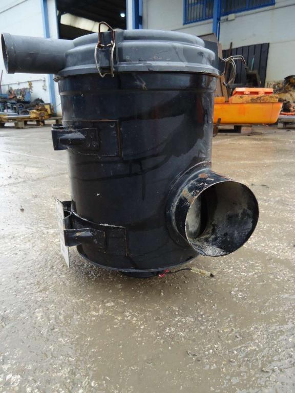 Carcasa del filtro de aire para Hitachi ZAXIS 210 Foto 1