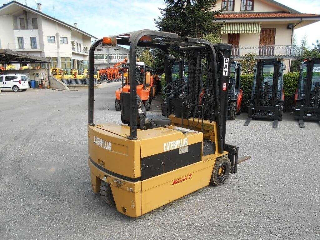 Caterpillar F35 Foto 9