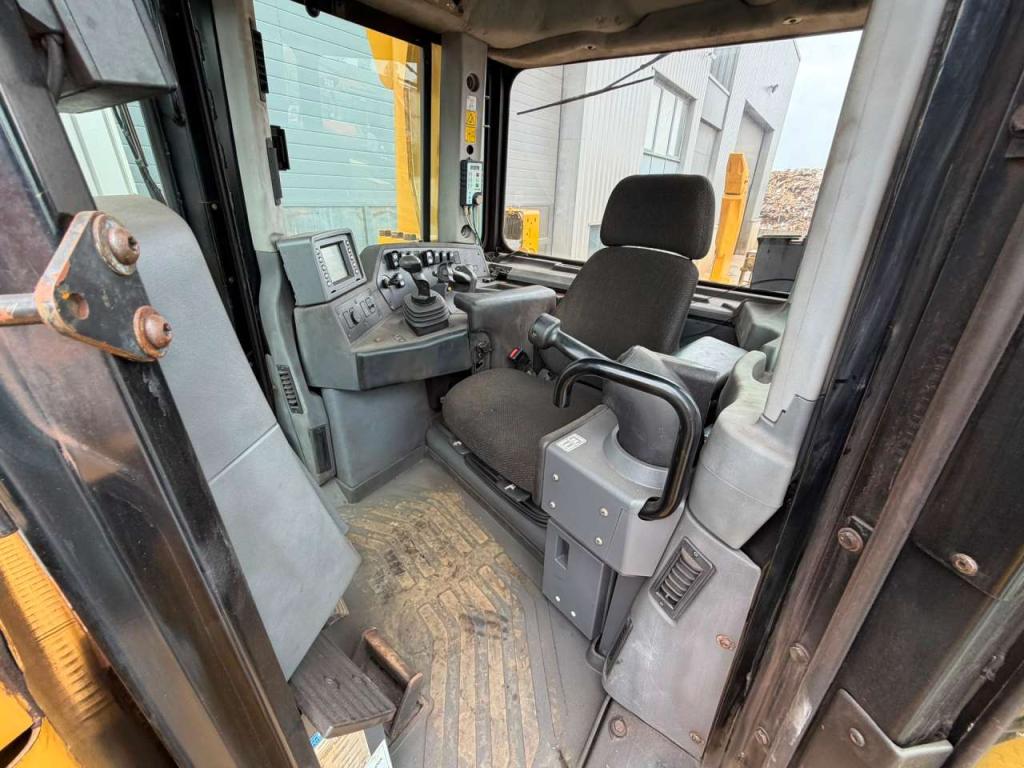 Caterpillar D8T Foto 19