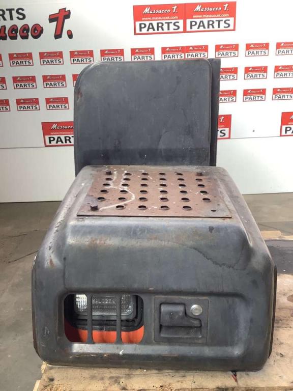 Cajón portaobjetos para Hitachi ZX160LC Foto 1