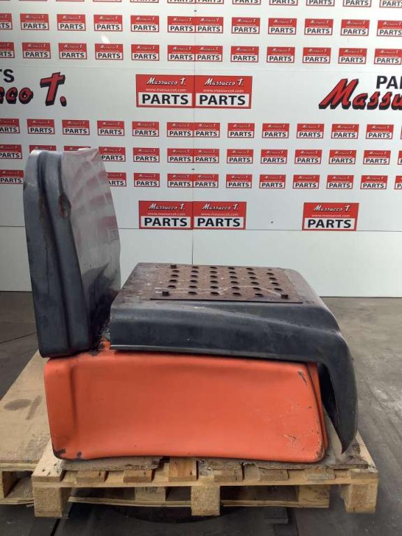 Cajón portaobjetos para Hitachi ZX160LC Foto 3