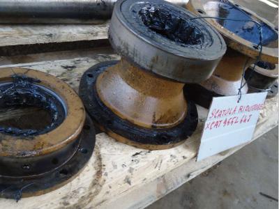 Carcasa de rodamientos para reductor para Caterpillar 955L vendida por OLM 90 Srl