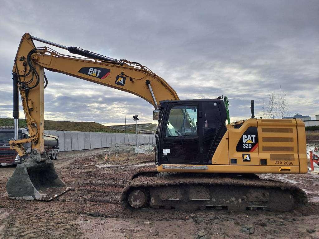Caterpillar 320 Foto 1