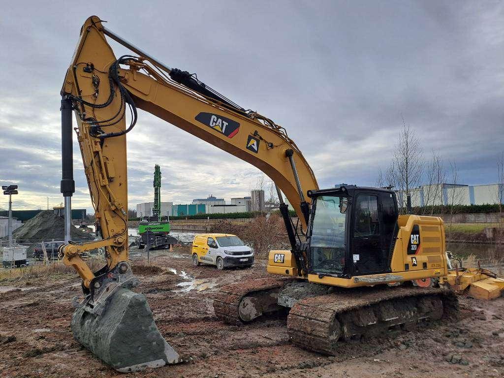 Caterpillar 320 Foto 2