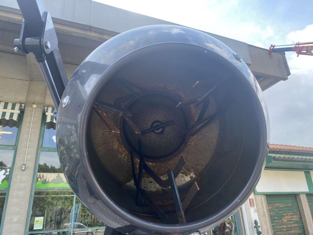 Imer Taurus 700 con botte impastatrice e scarico alto Foto 3