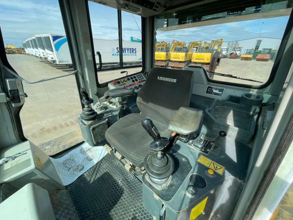 Liebherr LR622B Foto 22