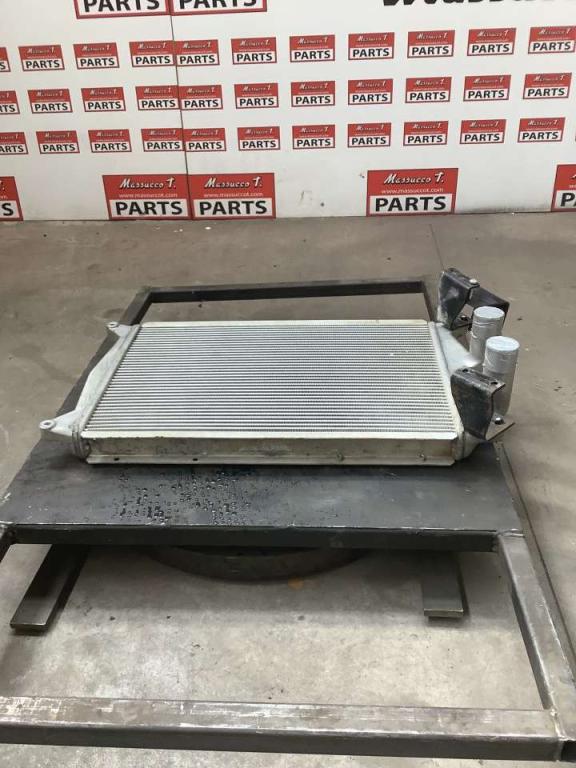 Radiador intercooler para New Holland E385 Foto 3