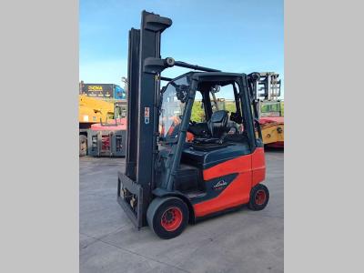 Linde E30H-01/600 vendida por Uni.Trucks Srl