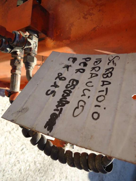 Depósito para aceite para Fiat Hitachi EX 215 Foto 5