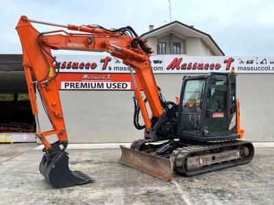 Hitachi ZX85USB-5A vendida por Massucco T. Srl