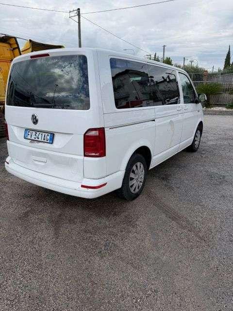 Volkswagen KOMBI 9 posti Foto 3