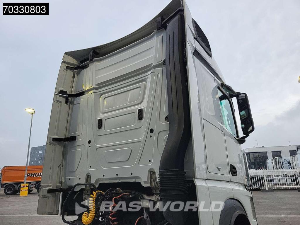 Mercedes-Benz Actros 1843 4X2 BigSpace NL-Truck Retarder 2x Tanks Foto 11