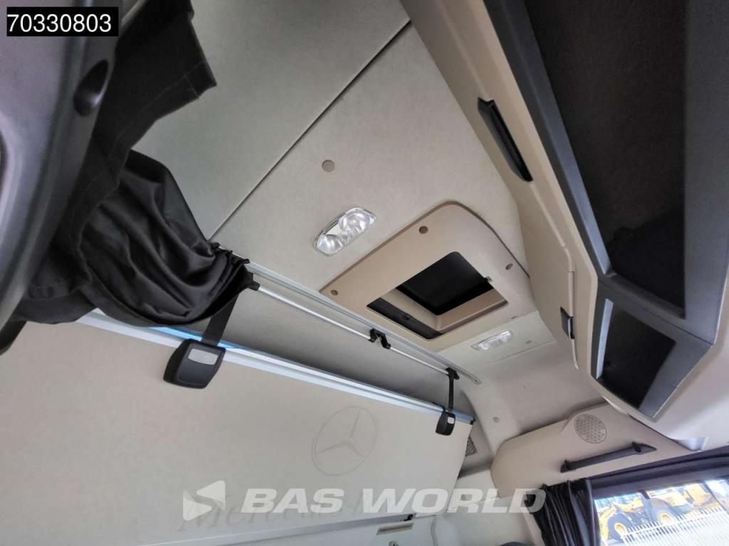Mercedes-Benz Actros 1843 4X2 BigSpace NL-Truck Retarder 2x Tanks Foto 26