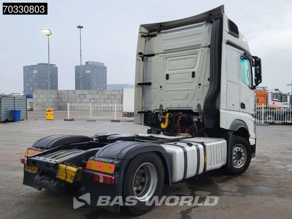 Mercedes-Benz Actros 1843 4X2 BigSpace NL-Truck Retarder 2x Tanks Foto 9