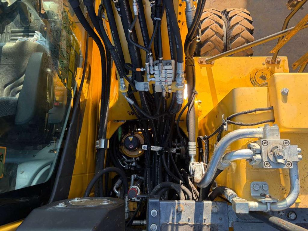 Komatsu PW148-10 Foto 23