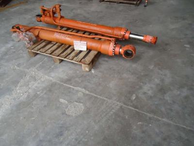 Cilndro de levantamiento para Fiat Hitachi EX215 vendida por OLM 90 Srl