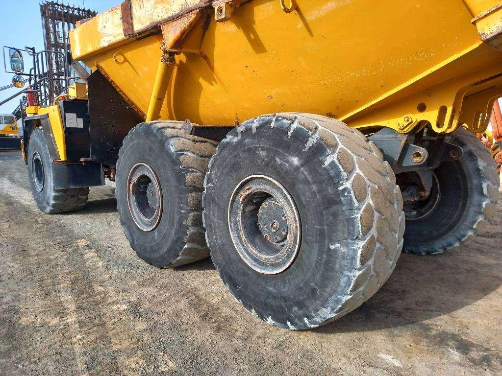 Komatsu HM400-3R (4pcs available for sale in Abu Dhabi) Foto 12