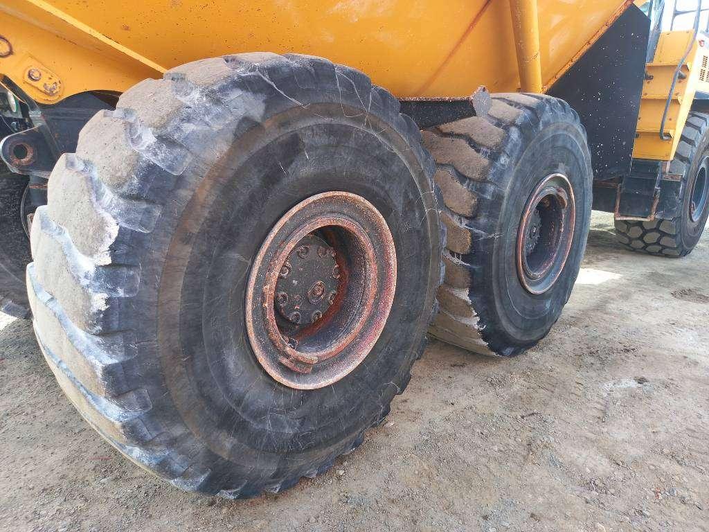 Komatsu HM400-3R (4pcs available for sale in Abu Dhabi) Foto 14