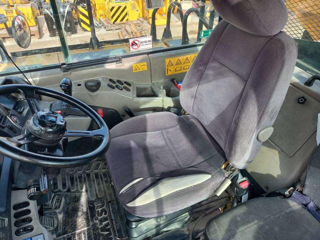 Komatsu HM400-3R (4pcs available for sale in Abu Dhabi) Foto 19
