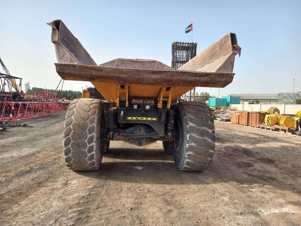 Komatsu HM400-3R (4pcs available for sale in Abu Dhabi) Foto 4