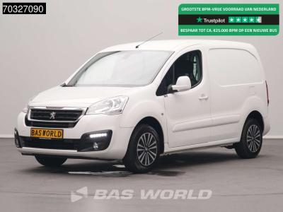 Peugeot Partner 100pk Automaat L1H1 Airco Cruise Camera Parkeersensoren v+a Velgen Euro6 L1 Kompakt Airco C vendida por BAS World B.V.