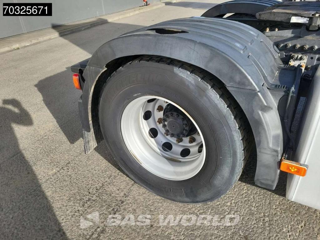 Volvo FH 460 4X2 2x Tanks Standklima Foto 17